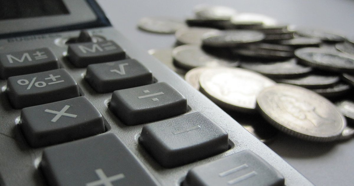 Calculadora y billetes