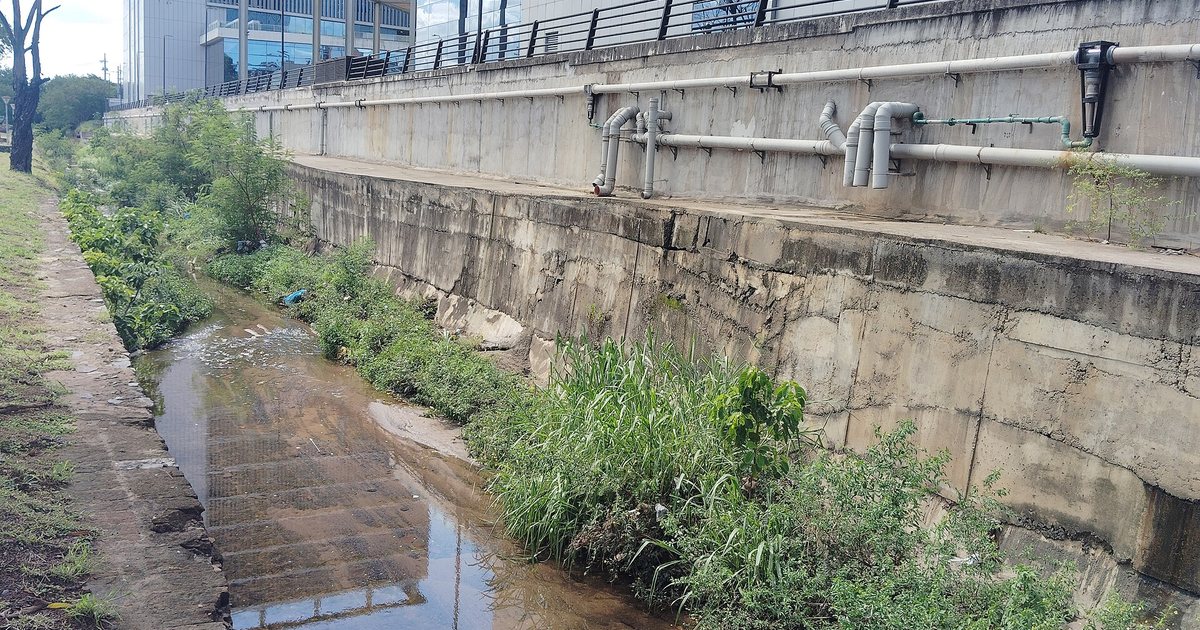 El cauce canalizado del arroyo Jaén, en Asunción