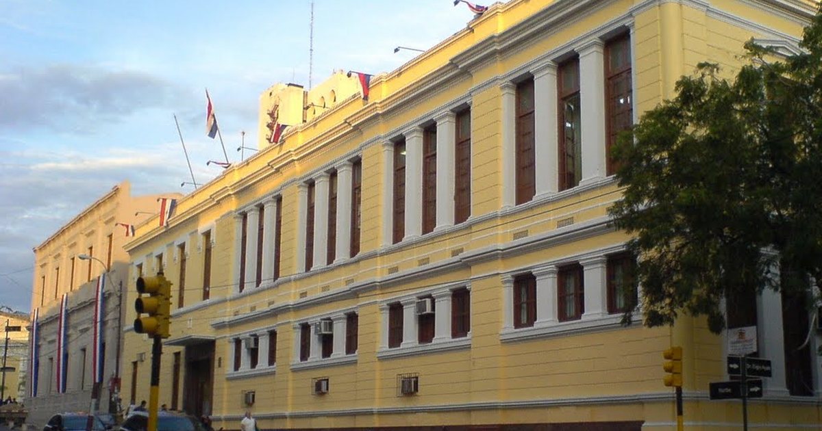 Edificio del Colegio Nacional Asunción Escalada, en Asunción