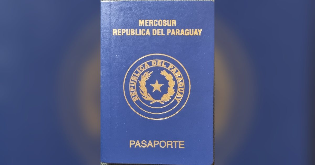 Tapa de un pasaporte de la República del Paraguay