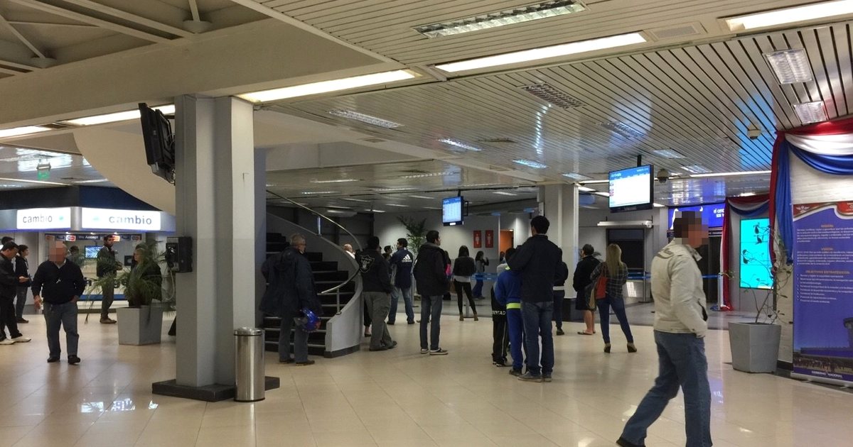 Salida de arribos del Aeropuerto Internacional Silvio Pettirossi, en Luque
