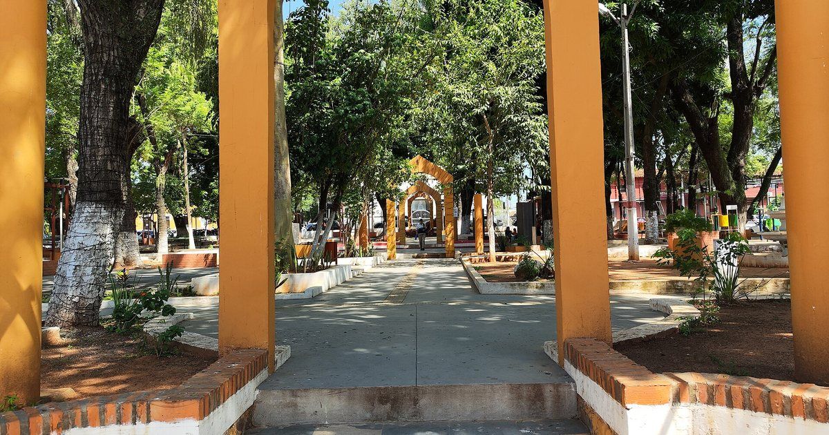 Plaza central de Lambaré, en el departamento Central