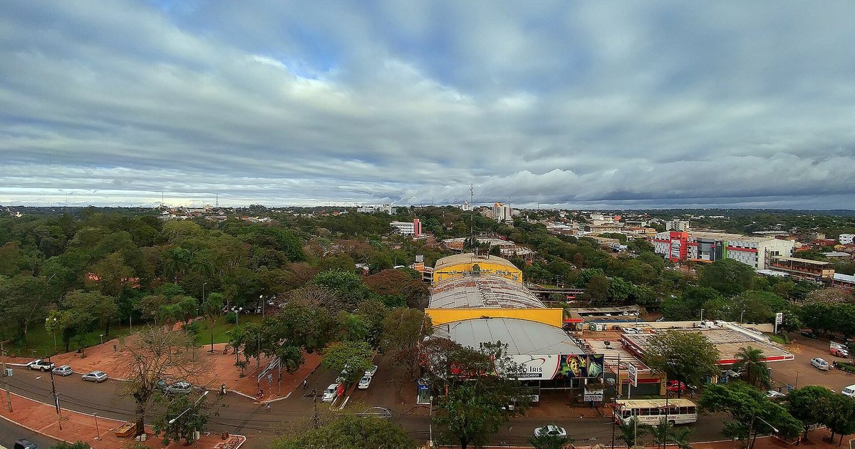 Vista panorámica del centro de Ciudad del Este, Alto Paraná, el departamento con más maquiladoras