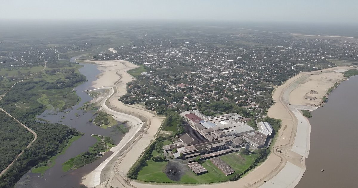 Vista aérea de la ciudad de Pilar, en Ñeembucú, entre el río Paraguay y el arroyo Ñeembucú