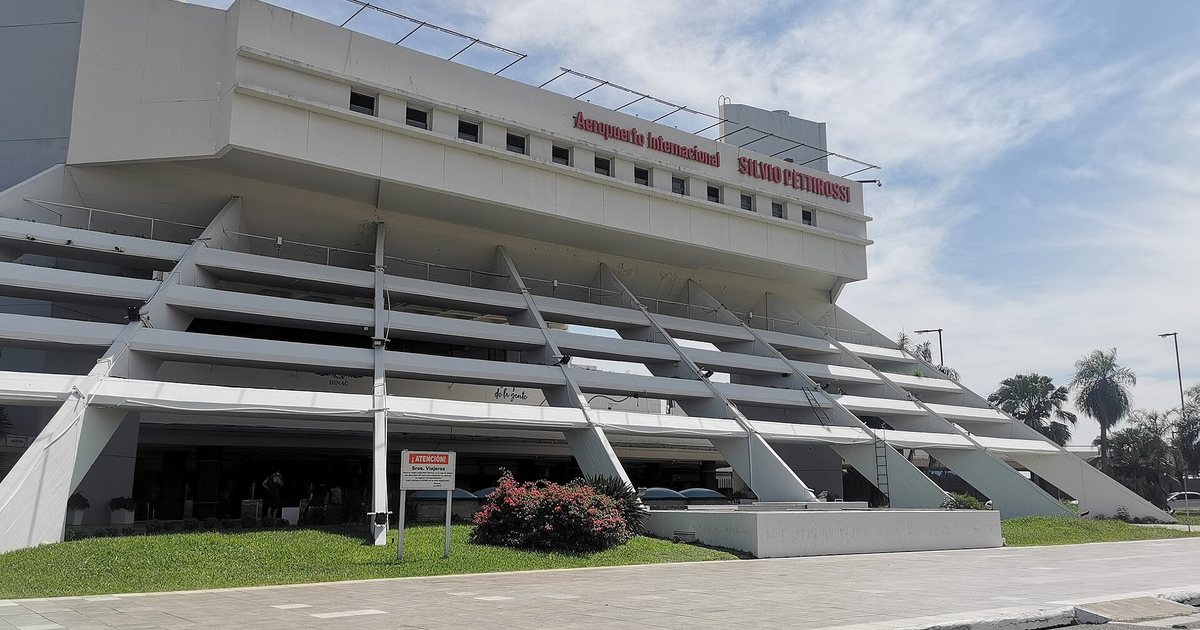 Fachada del Aeropuerto Internacional Silvio Pettirossi, en Luque