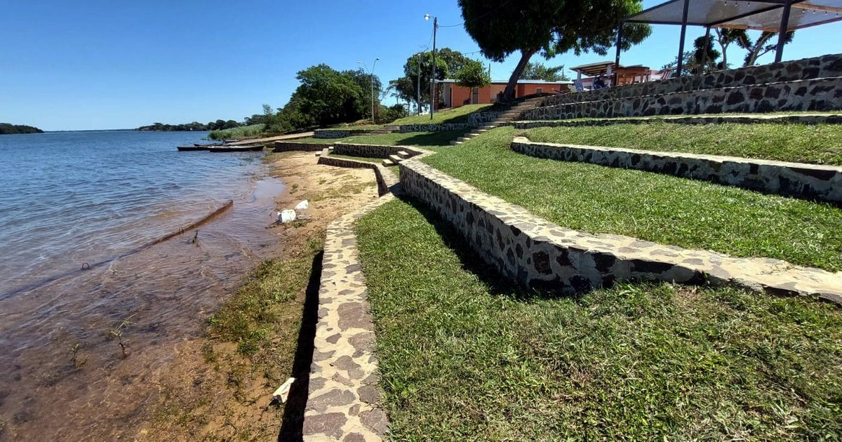 La orilla del río Paraná en Ayolas, en el departamento de Misiones