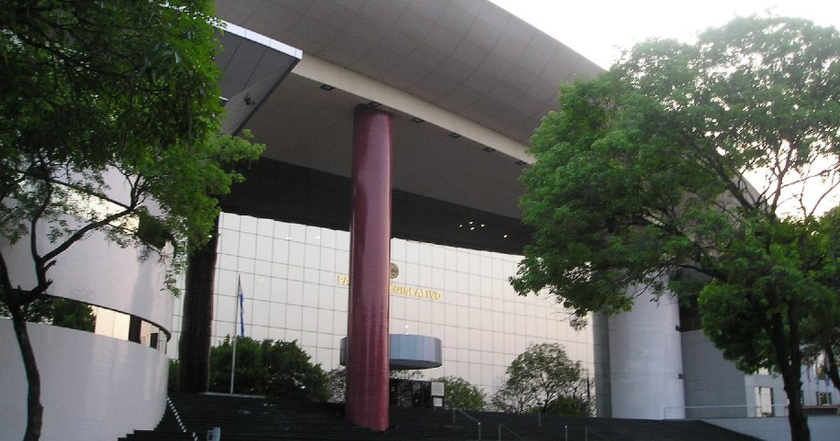 Escalinata y fachada del Palacio Legislativo, sede del Congreso Nacional, en Asunción