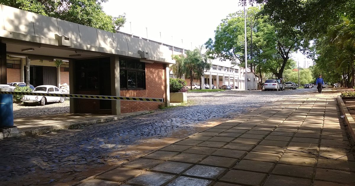 Acceso al complejo de distribución Boggiani de la ANDE, en Asunción